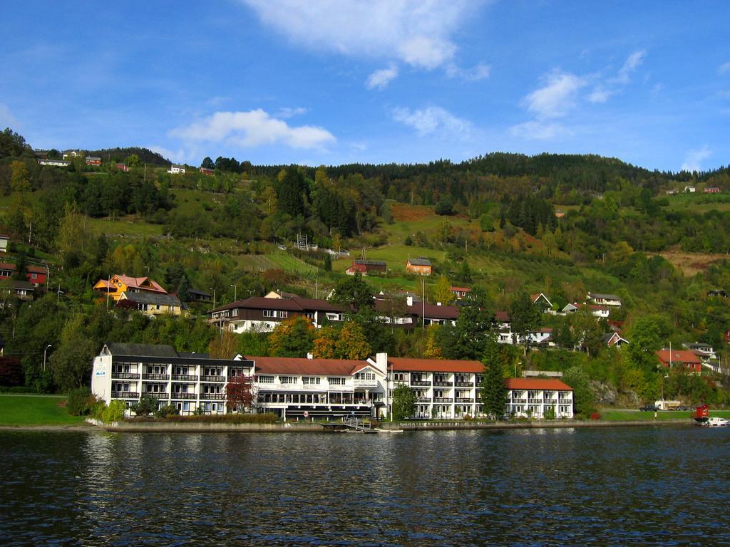 Strand Fjordhotel Ulvik Exteriör bild