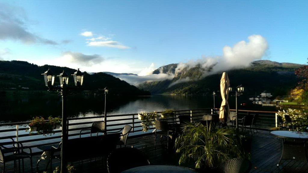 Strand Fjordhotel Ulvik Exteriör bild