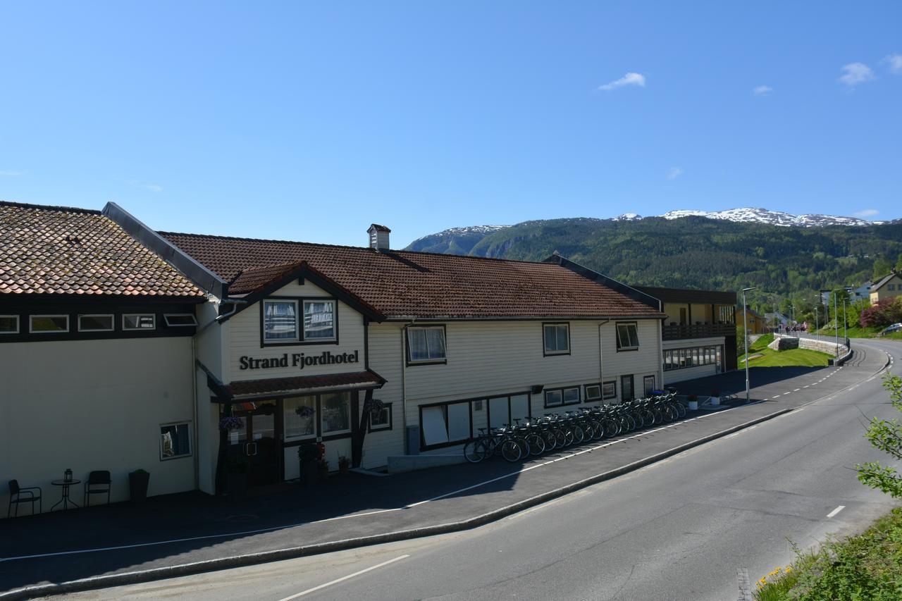 Strand Fjordhotel Ulvik Exteriör bild