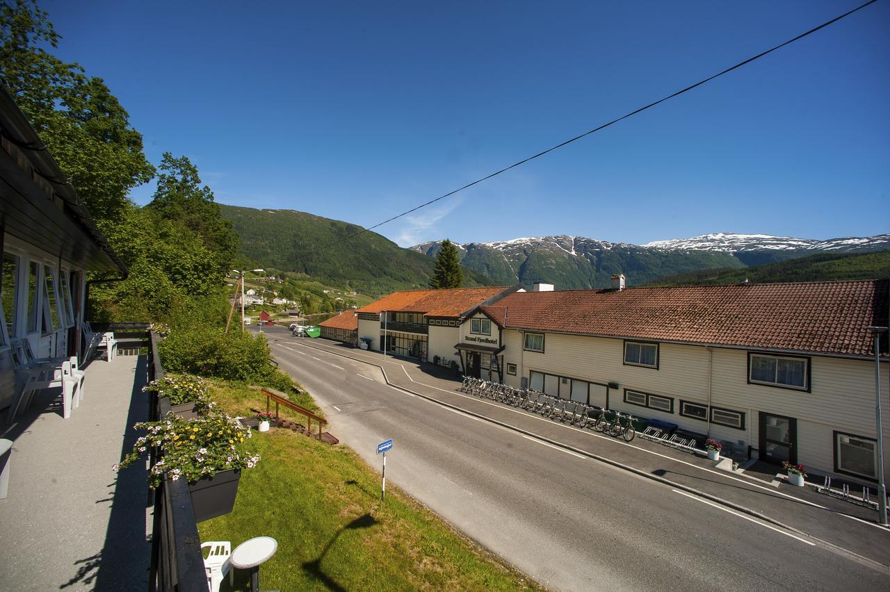 Strand Fjordhotel Ulvik Exteriör bild